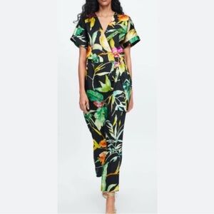 Zara Floral Print Jumpsuit Size M Tropical Print Black